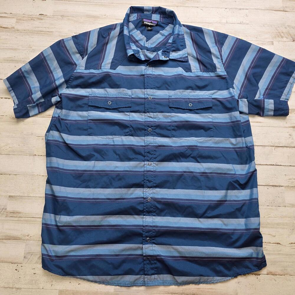 Patagonia Lightweight Men XL Button Up Short Sleeve Vented Hiking Casual Wicking